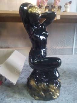 Копилка Девушка на камне черная 58*27см